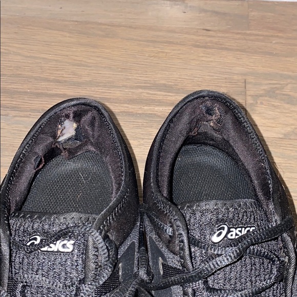 2 pack bundle ASIC Sneakers - Picture 4 of 8